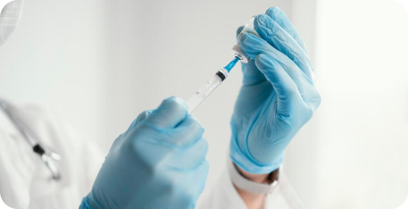 주사기에 약을 사진